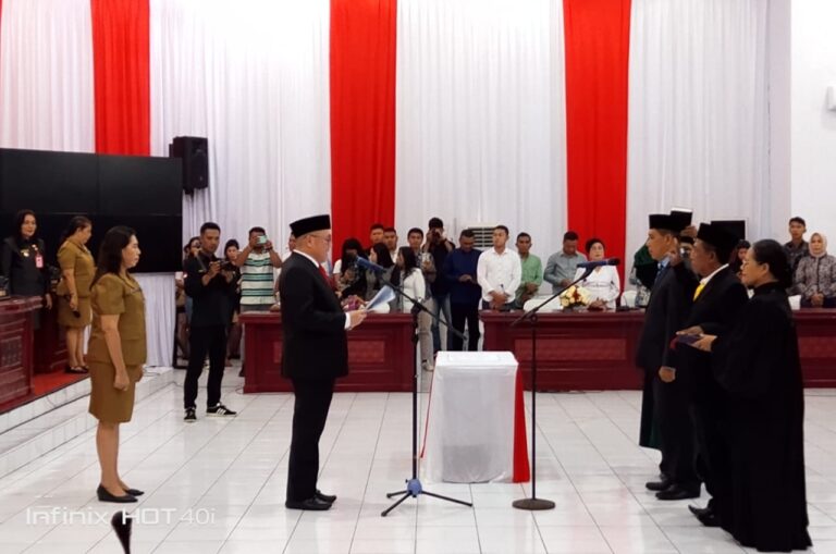 Pelantikan 2 Anggota DPRD Sangihe Pengganti Antar Waktu