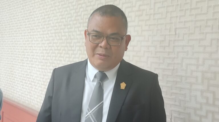 Louis Schramm Ingatkan Dinas Pendidikan Soal Temuan BPK RI