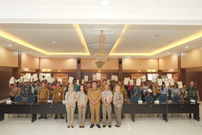 Wawali Randito Maringka Bersama BPN Serahkan 100 Sertifikat Tanah untuk Warga Pulau Lembeh