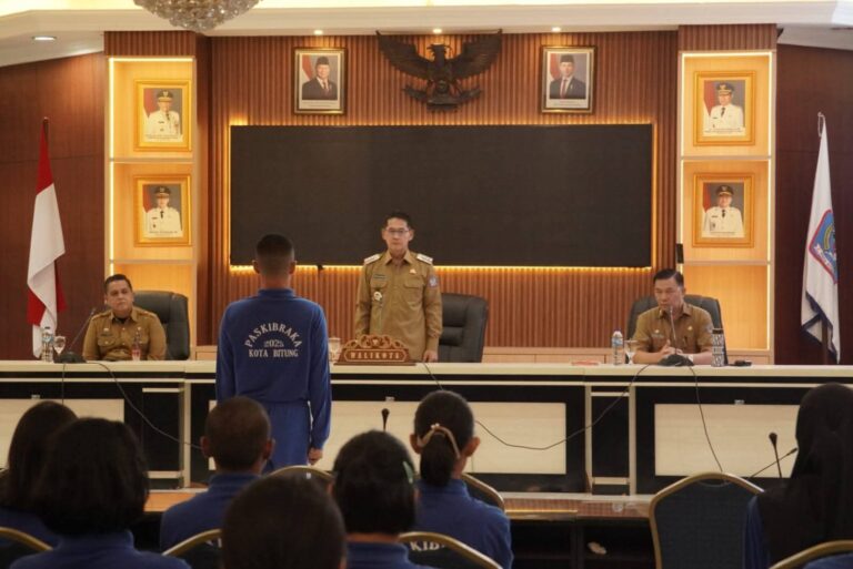 Hengky Honandar Jadi Narasumber Pada Pemusatan Diklat Paskibraka Kota Bitung Tahun 2025