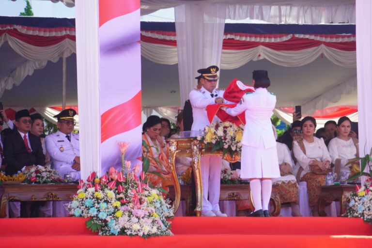 Jadi Inspektur Upacara HUT RI ke-80, Wali Kota Ajak Warga Untuk Jaga Persatuan dan Semangat Gotong royong
