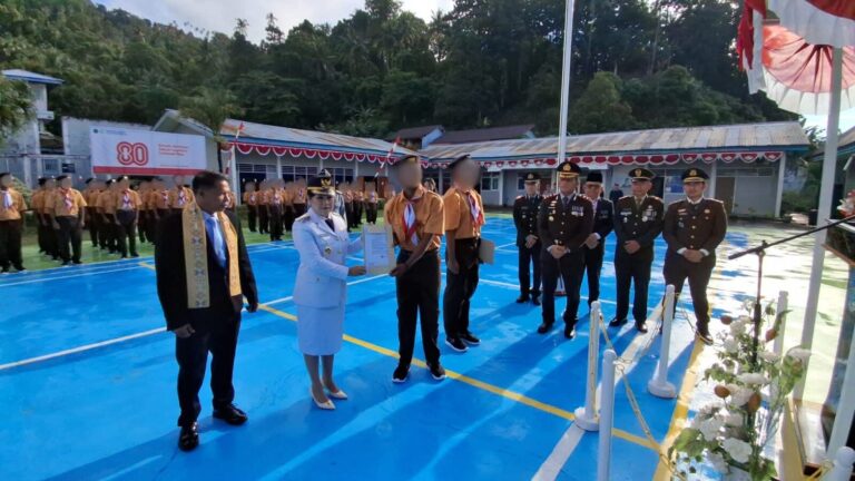 Bupati Sitaro Pimpin Upacara HUT RI dan Serahkan Remisi Umum Warga Binaan di Lapas Ulu Siau