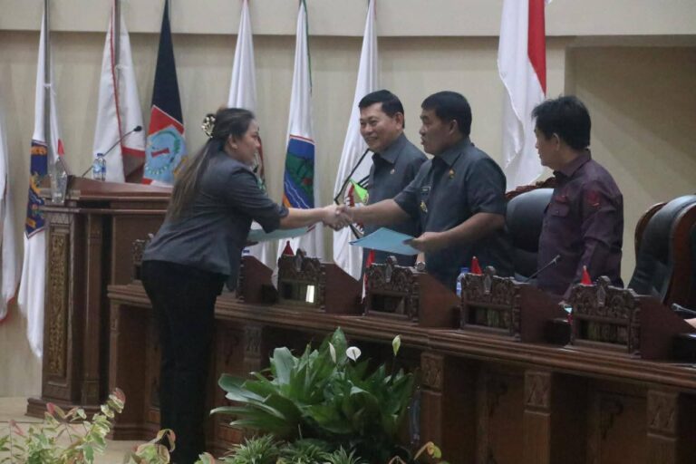 Vioneta Kuera Sampaikan Hasil Reses di Paripurna, Masyarakat Berharap Perbaikan Jembatan Depan Gereja GPDI Batusenggo