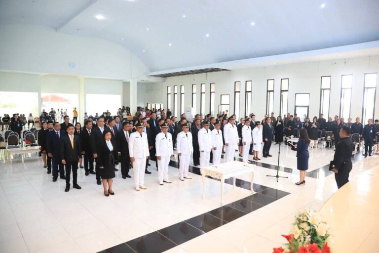 Bupati Chyntia Kalangit Lantik 64 Pejabat di Lingkup PemKab Sitaro