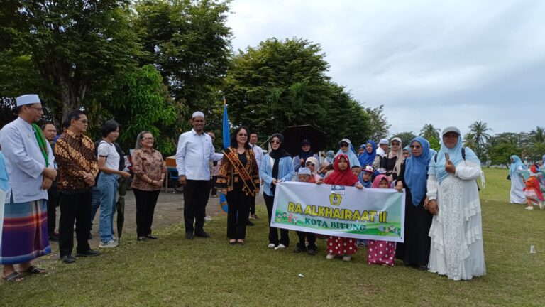 Bunda PAUD Kota Bitung Lepas Pawai Ta’aruf Alkhiraat Bitung