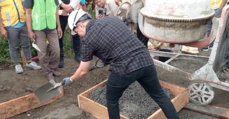 Pembangunan Jalan Puncak Lose-Bowongkulu