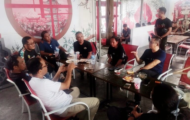 Bangun Silahturahmi dan Sinergitas, Dansatrol VIII Bitung Ngopi Bareng Bersama Wartawan di Monobox Cafe