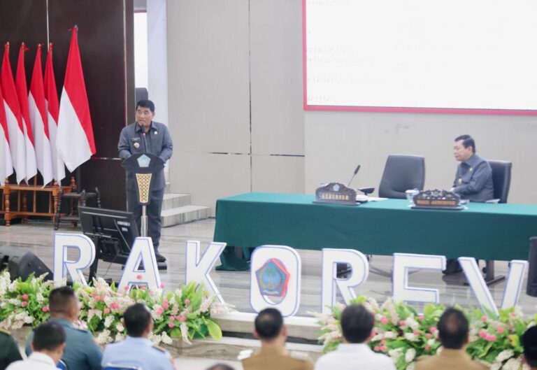 Pimpin Rakorev, Gubernur Yulius Tegaskan 15 Kepala Daerah se-Sulut Sinkronisasi Program & Percepatan Pembangunan