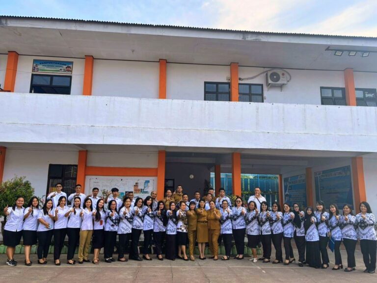 Untaian Harapan di Hari Guru Nasional