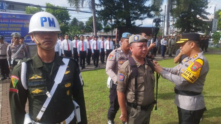 Jelang Nataru, Kapolres Bitung Pimpin Apel Gelar Pasukan Operasi Zebra Samrat 2025