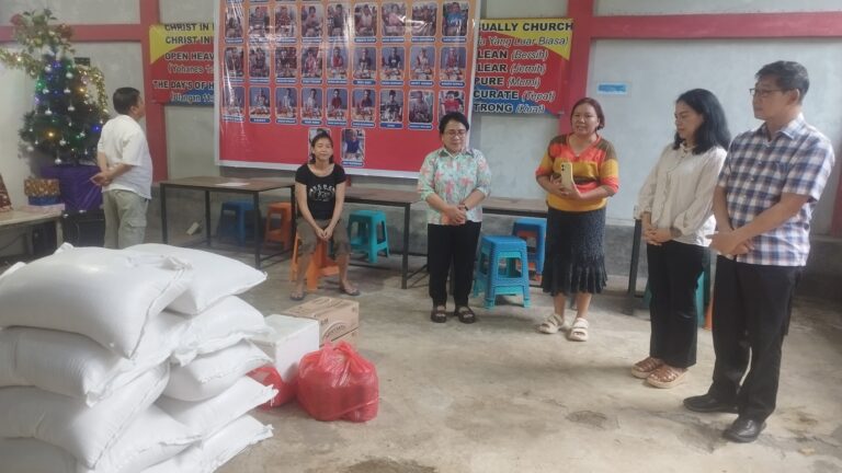 Berbagi Kasih Sukacita Natal, Keluarga Honandar Sondakh Kunjungi Panti Rehabilitasi Gerasa