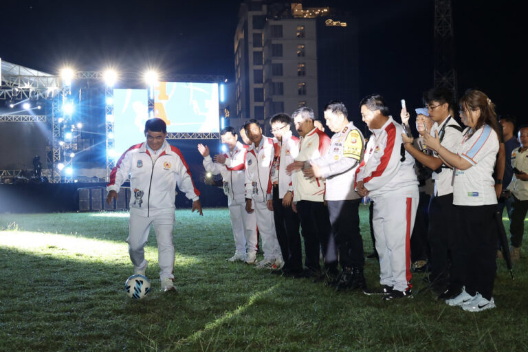 Porprov XII Sulut Resmi Dibuka Gubernur Yulius, Disaksikan Wali Kota dan Wawali Manado, Ribuan Atlet 15 Kabupaten/Kota Banjiri Stadion Klabat