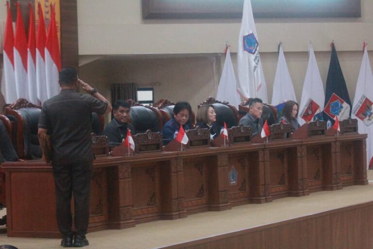 Gubernur YSK Sampaikan  LKPJ  Tahun  Anggaran  2025 di Rapat Paripurna