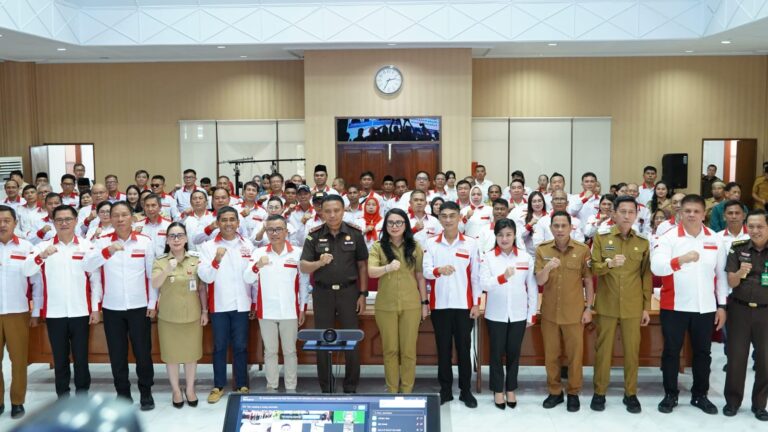 Silahturahmi dan Rapat Pleno Perdana ABPEDNAS di Kejati Sulut, Ini Pesan Jacob Hendrik Pattipeilohy