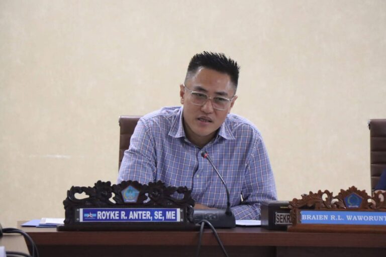 RDP Bersama Komisi I, Royke Anter Ingatkan Dinas Kominfo Terkait Pengadaan Internet Berbanrol 9 Miliar