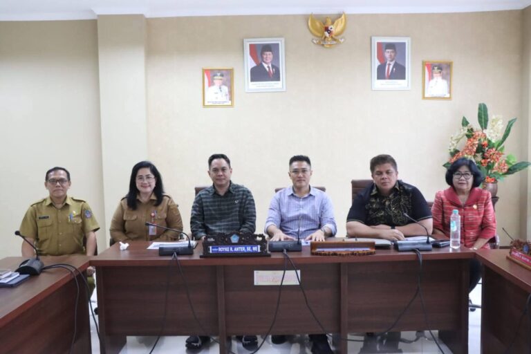 Walukow Ingatkan Pemprov Banyaknya Jalan Berlubang di Sulut