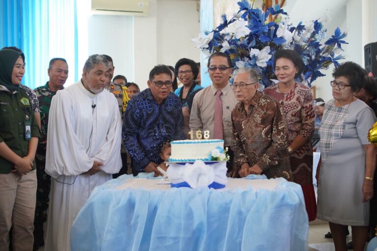 Plt Bupati dan Ketua TP-PKK Hadiri HUT ke-168 GMIST Imanuel Kelling Balehumara